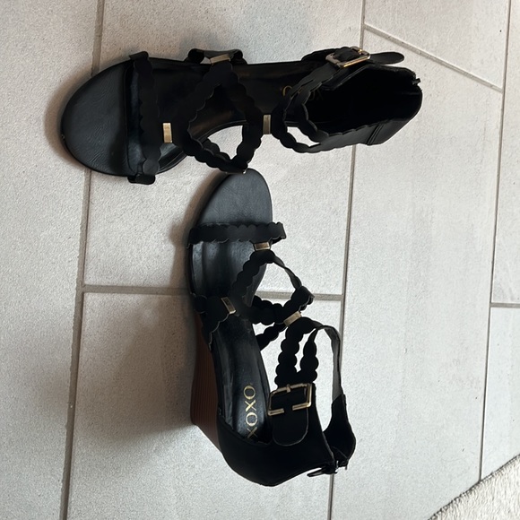 Women’s black wedges - Picture 2 of 4